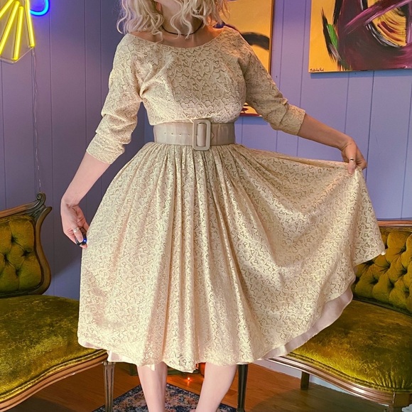 Vintage 1950s Jr. Theme Cream Lace with Floral Pattern Dress - Picture 7 of 13